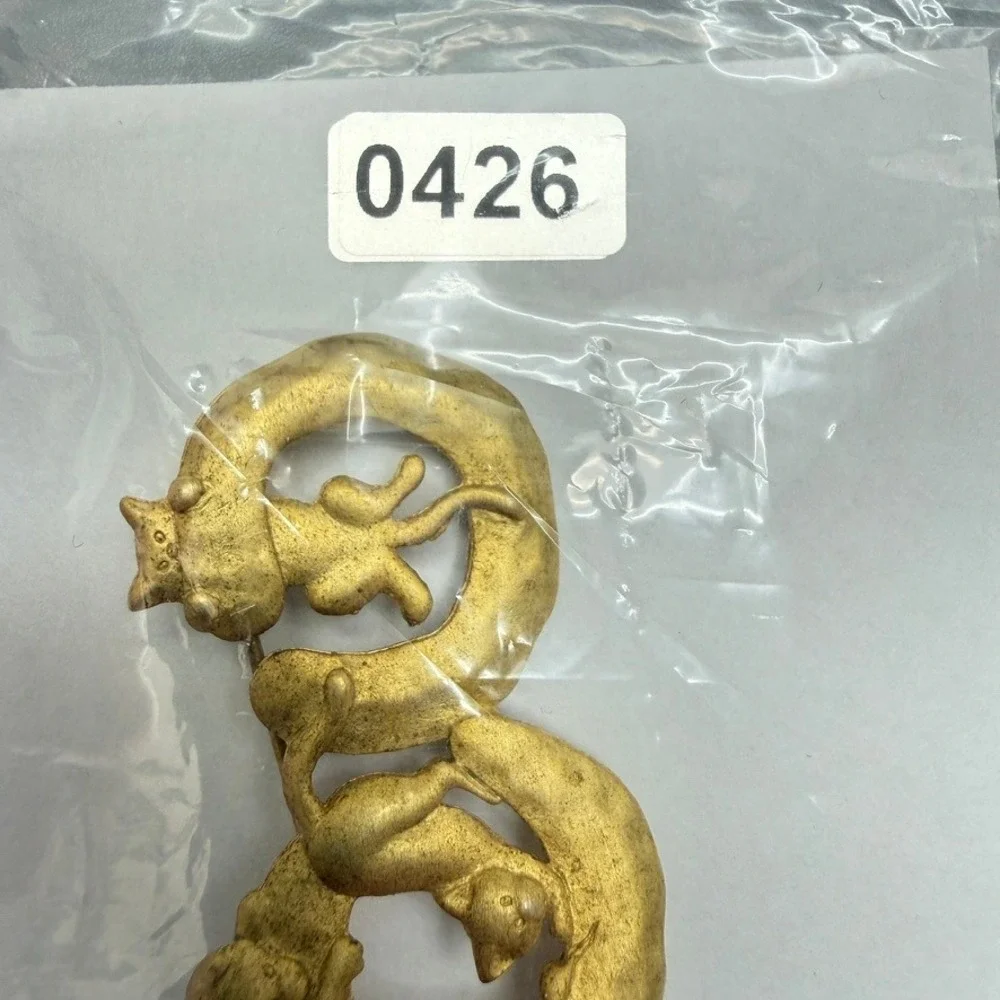 Vintage JJ Gold‎ Tone Playful Cats Brooch 3.5